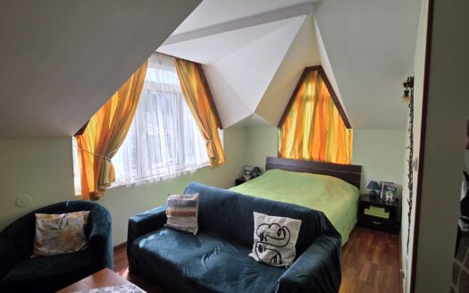 Top-floor 1-bedroom apartment in a Residential building, great location, close to the Old Town in Bansko