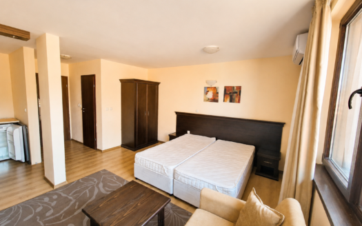 South-facing! Spacious studio apartment with a balcony in Royal Park SPA complex