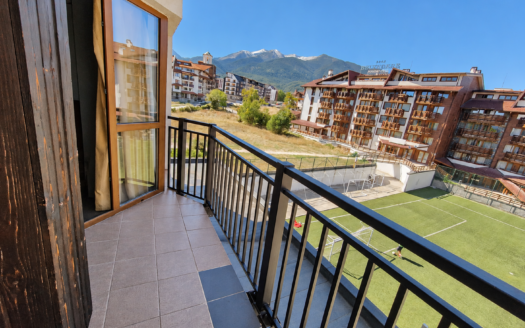 Two-bedroom apartment with two bathrooms and beautiful mountain views in Guinness, Bansko
