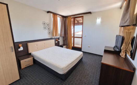 Spacious Two-Bedroom Penthouse with Mountain Views in Guinness, Bansko