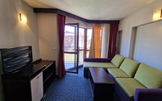 Two-bedroom apartment with two bathrooms and beautiful mountain views in Guinness, Bansko