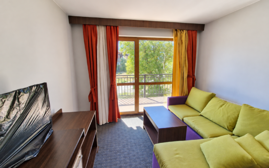 South-facing 1-bedroom apartment in Ginness complex, meters from the Ski Lift in Bansko